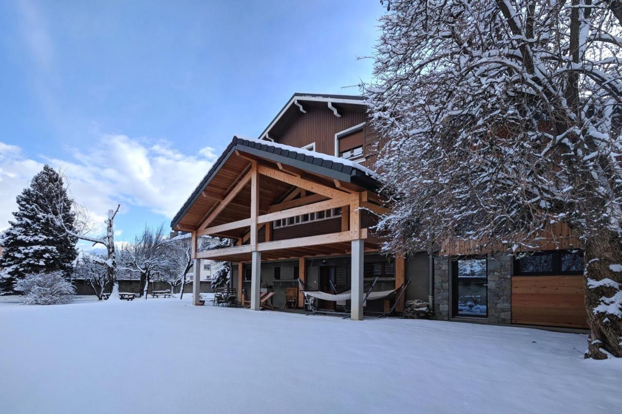 Chalet Les Cols - Chambres Avec Terrasse & Jardin - Proche De La Nouvelle Gare Saint-Jean-de-Maurienne Exterior photo