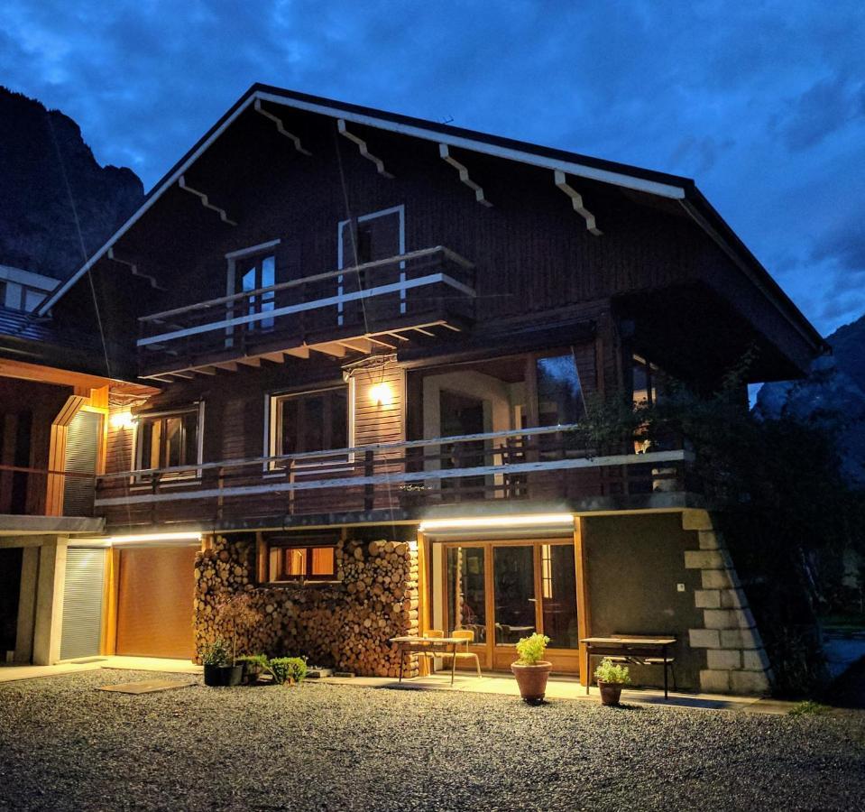 Chalet Les Cols - Chambres Avec Terrasse & Jardin - Proche De La Nouvelle Gare Saint-Jean-de-Maurienne Exterior photo